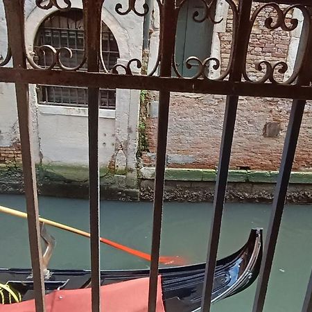 Ca Del Gambero Canal View Венеция Экстерьер фото