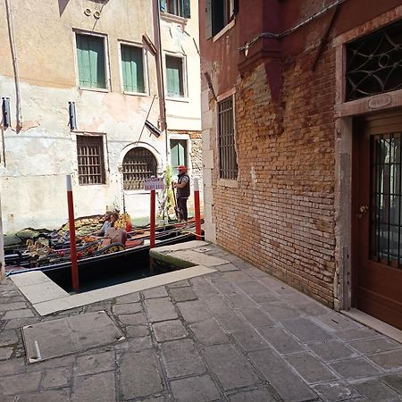 Ca Del Gambero Canal View Венеция Экстерьер фото